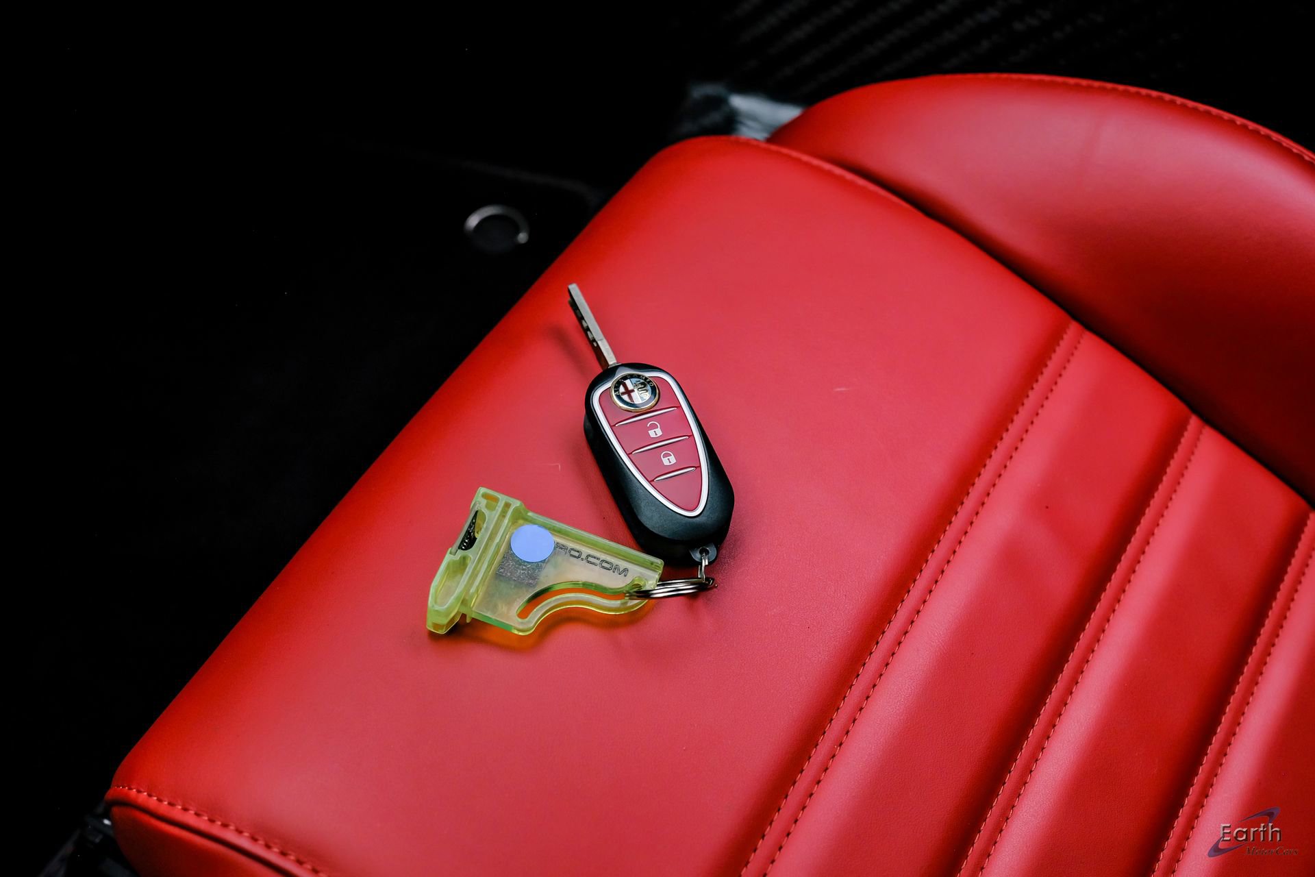 Used 2015 Alfa Romeo 4C Coupe w/ Leather Interior Group RWD image 84