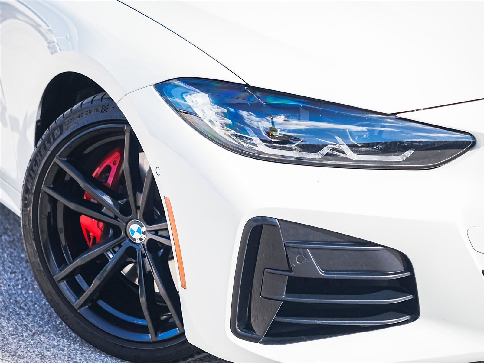 Used 2024 BMW M440i Coupe w/ Premium Package RWD image 3