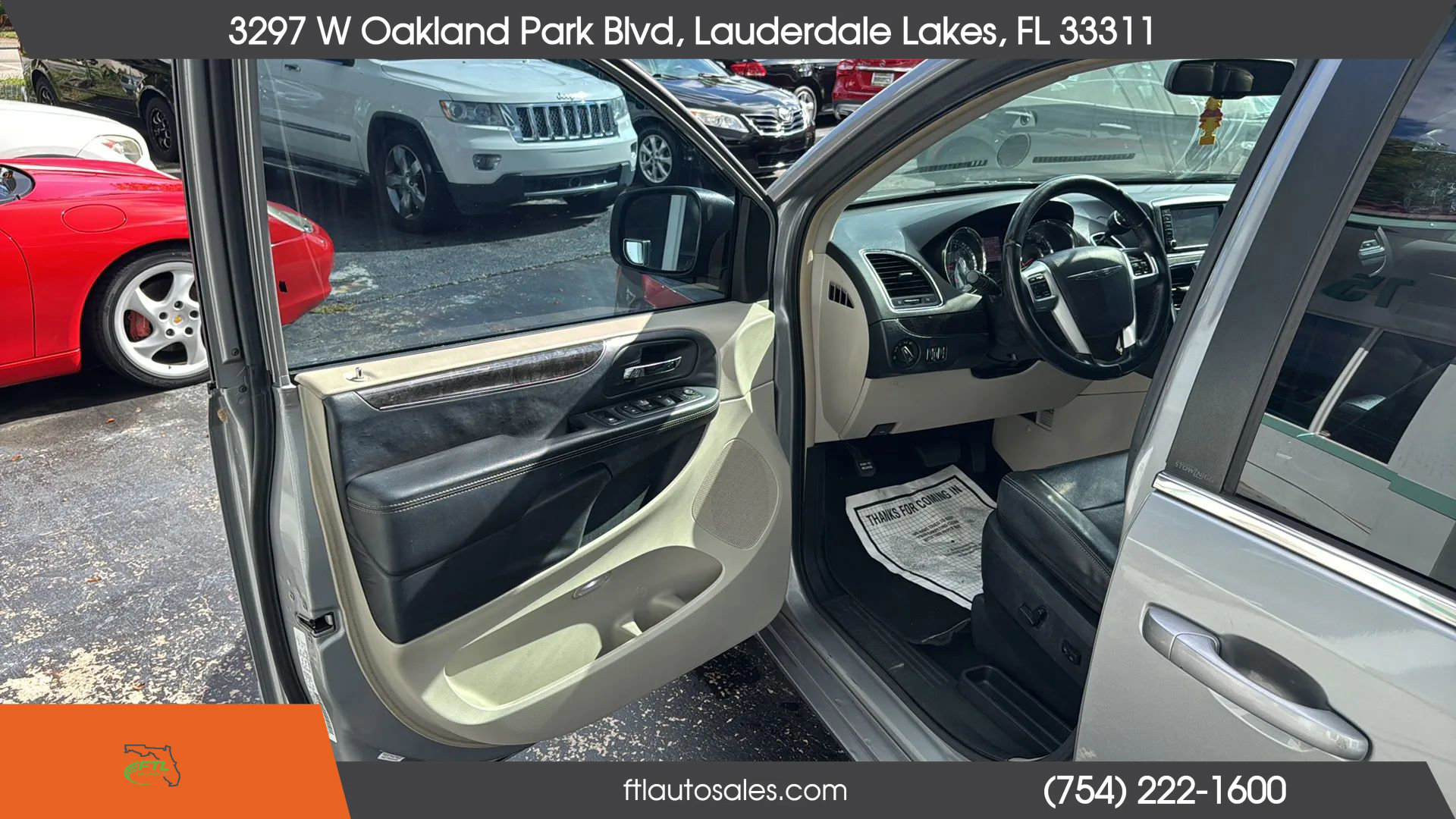 Used 2013 Chrysler Town & Country Touring image 17