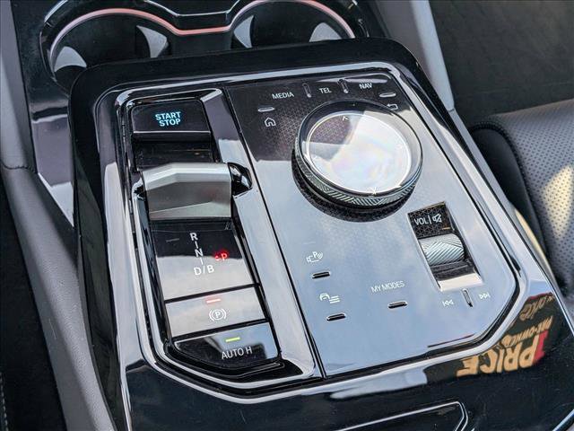 Used 2025 BMW i5 eDrive40i w/ Premium Package RWD image 12