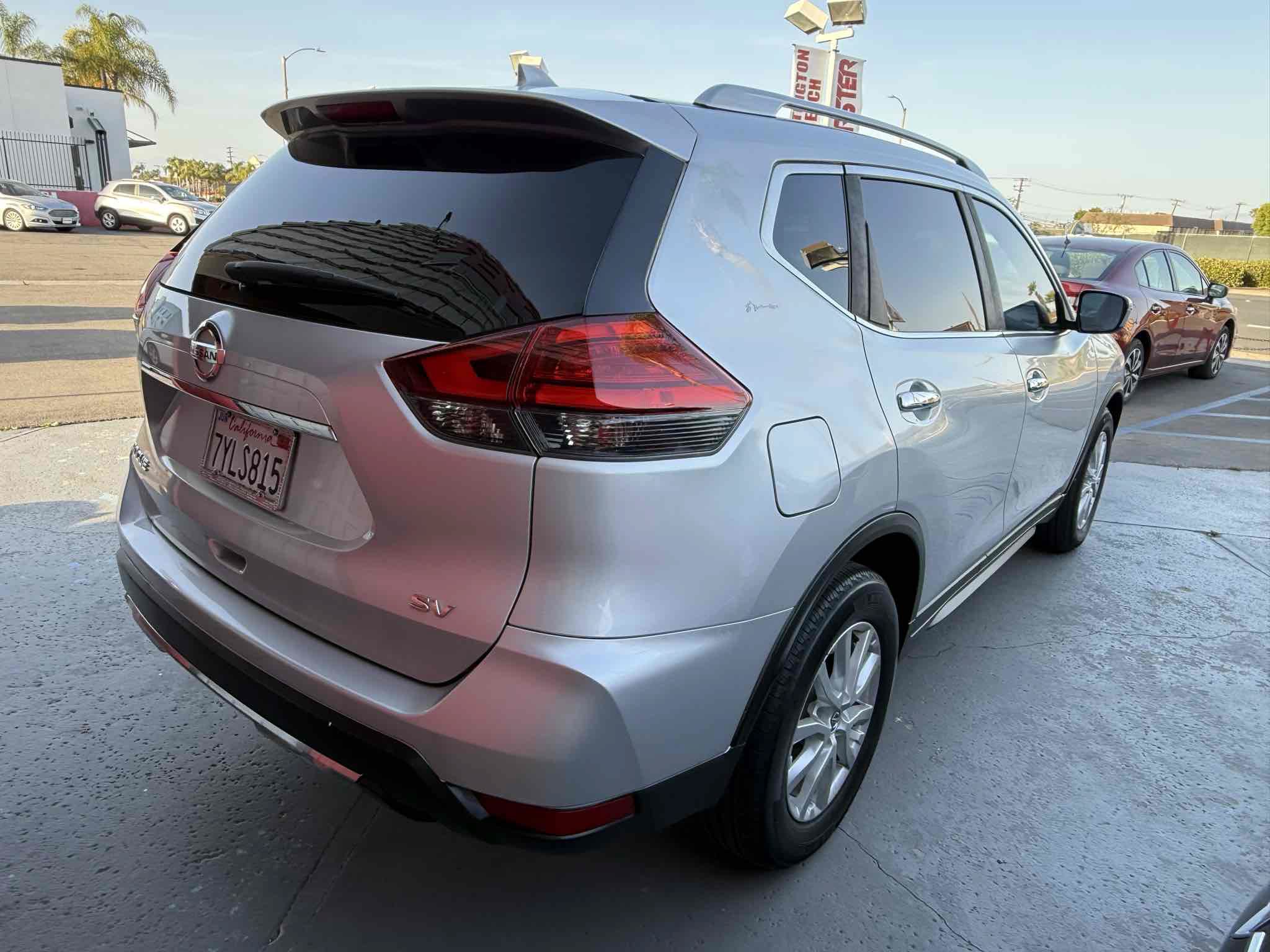 Used 2017 Nissan Rogue SV FWD image 24