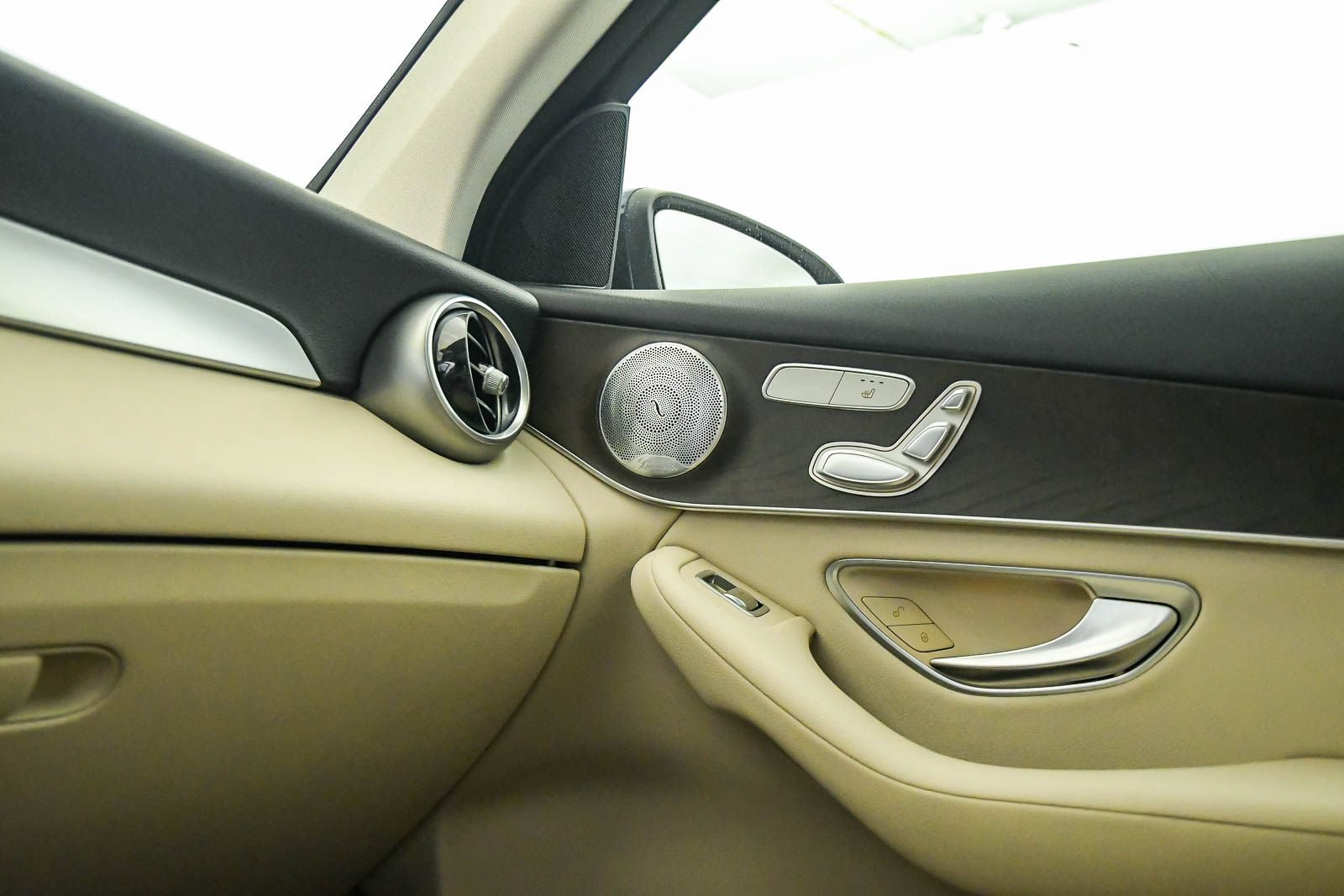 Used 2019 Mercedes-Benz GLC 350e 4MATIC image 20