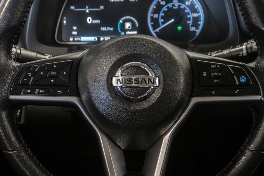 Used 2020 Nissan Leaf SV w/ SV Technology Package FWD image 15