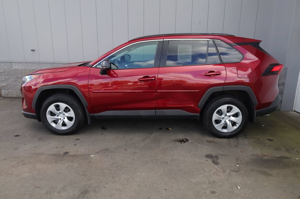 Certified 2021 Toyota RAV4 LE AWD/4WD image 2