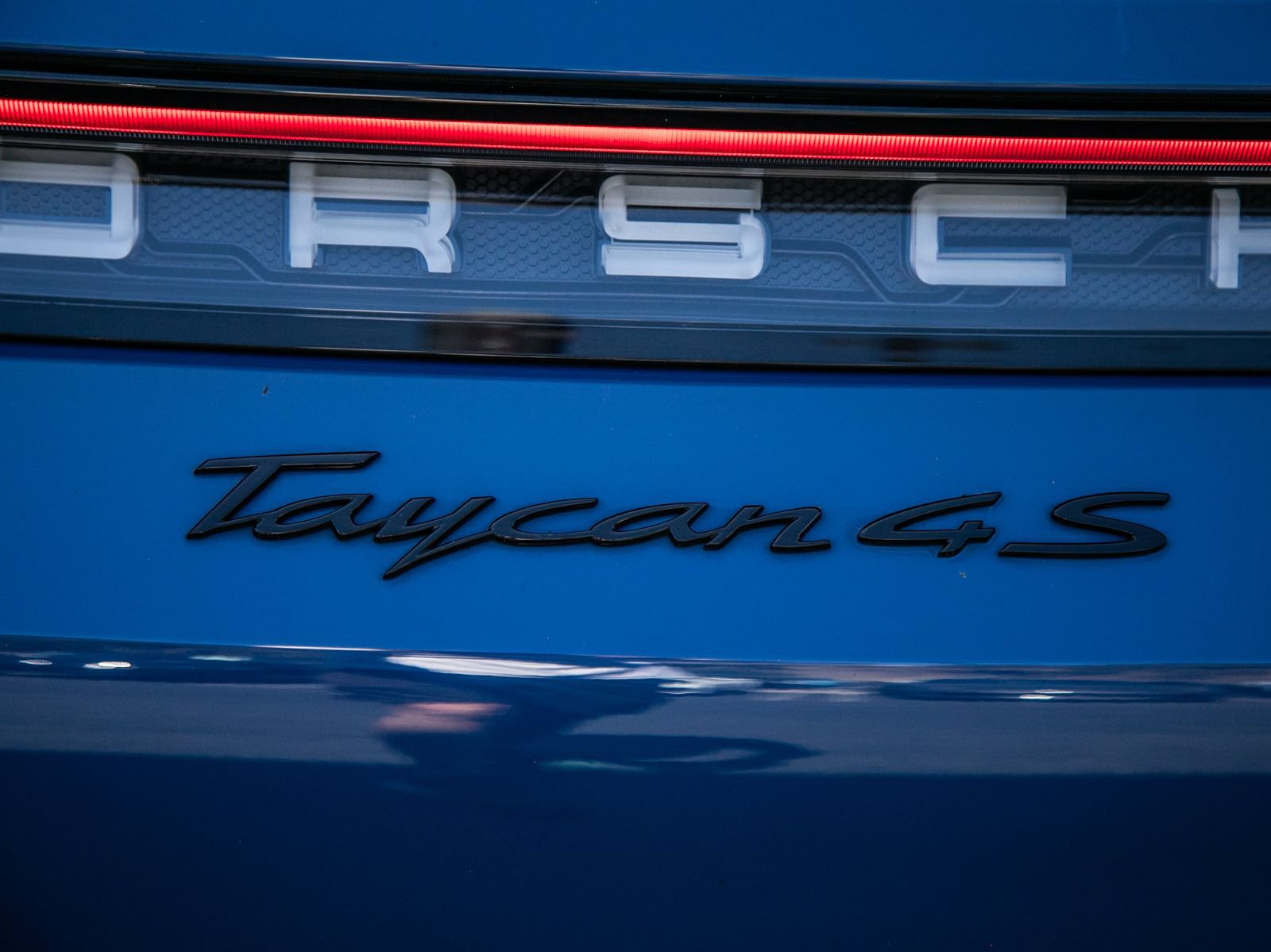 Certified 2023 Porsche Taycan 4S AWD/4WD image 28