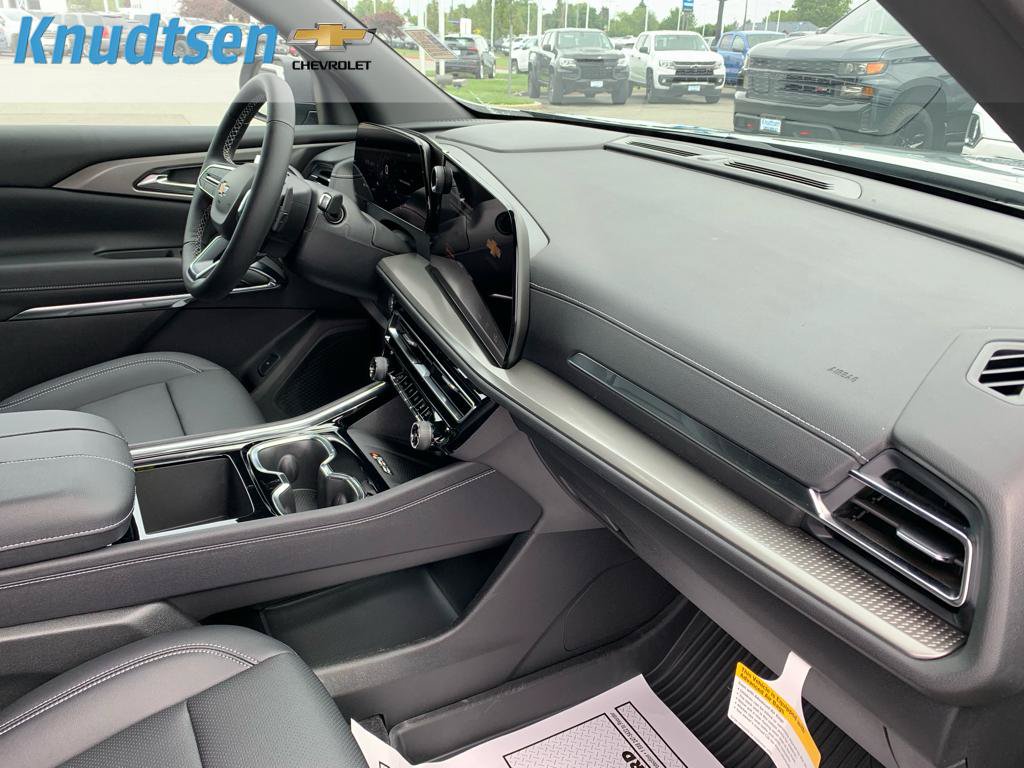 New 2026 Chevrolet Traverse LT w/ Driver Confidence Package AWD/4WD image 12