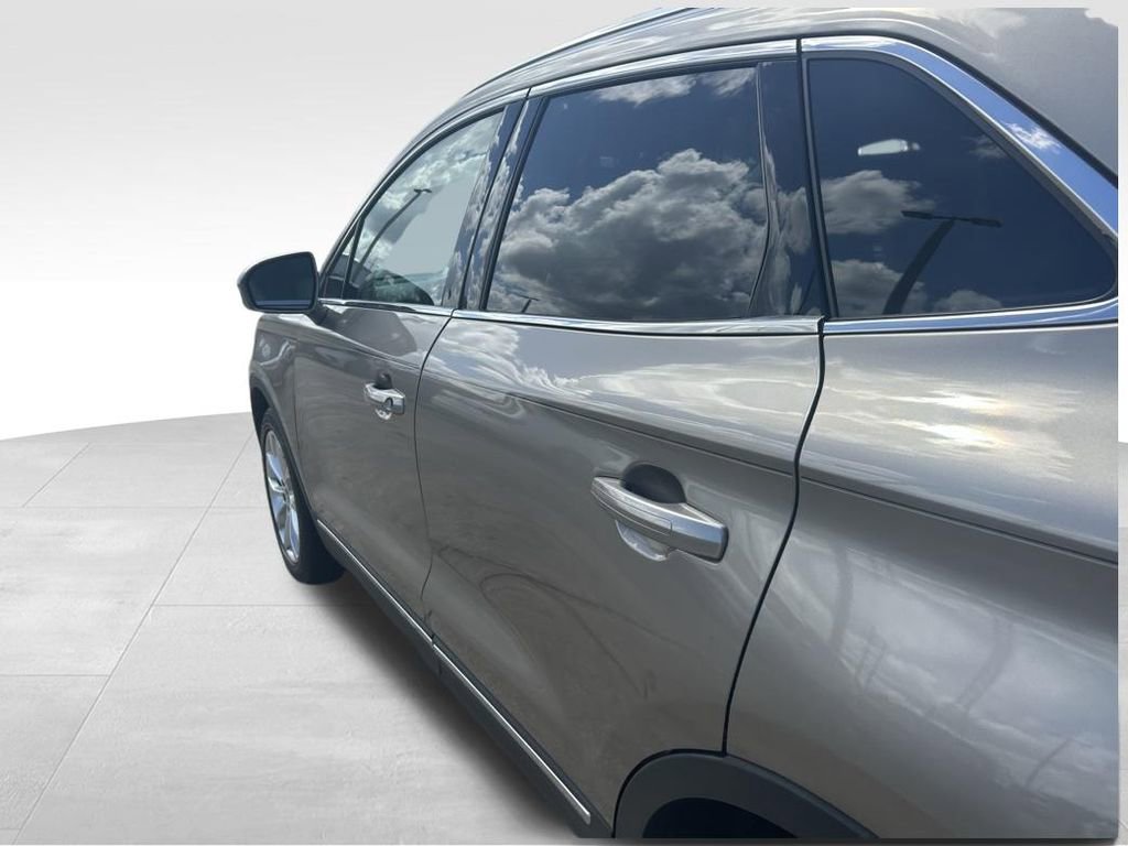 Used 2019 Lincoln MKC Select w/ Select Plus Package image 28