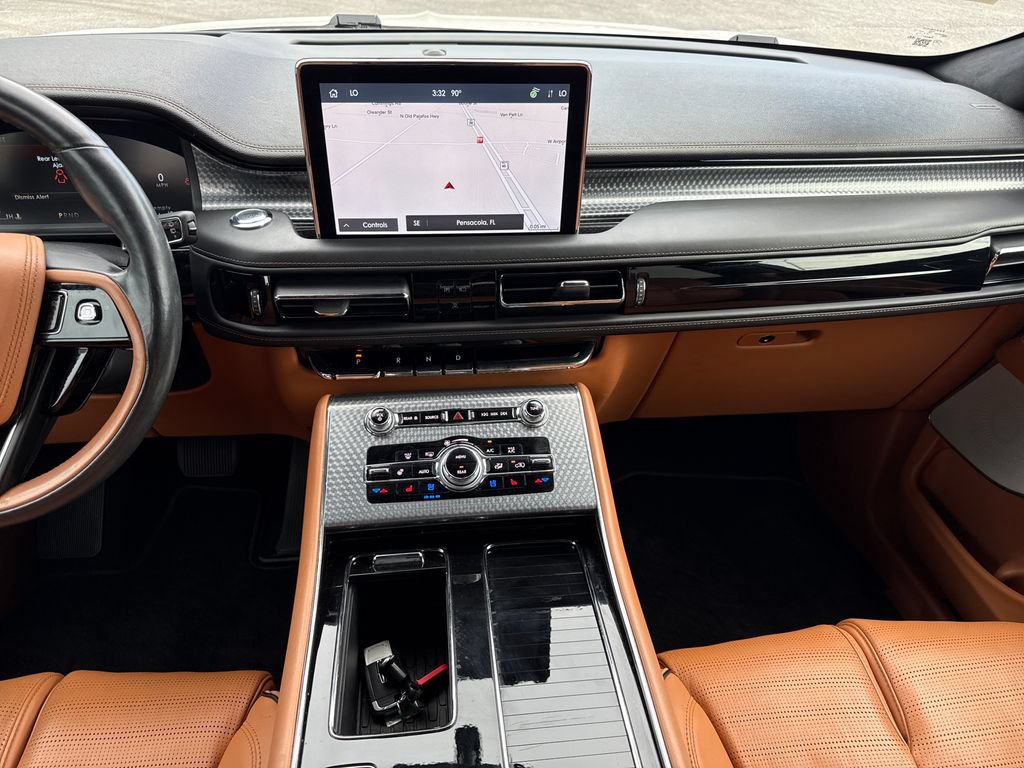 Used 2022 Lincoln Aviator Black Label AWD/4WD image 14