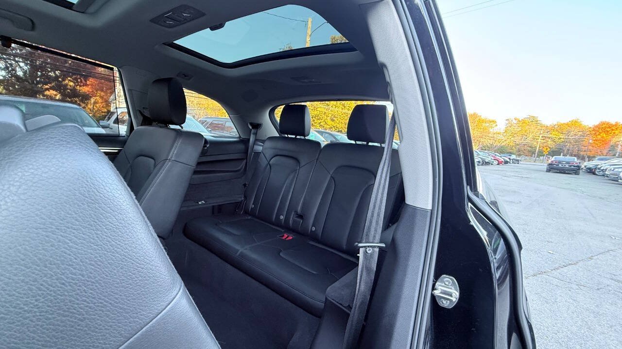 Used 2015 Audi Q7 3.0T S line Prestige w/ Cold Weather Package AWD/4WD image 44