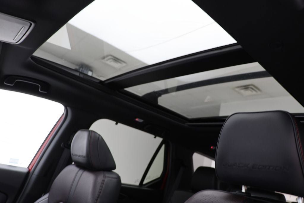 Used 2025 Honda Pilot Black Edition image 17