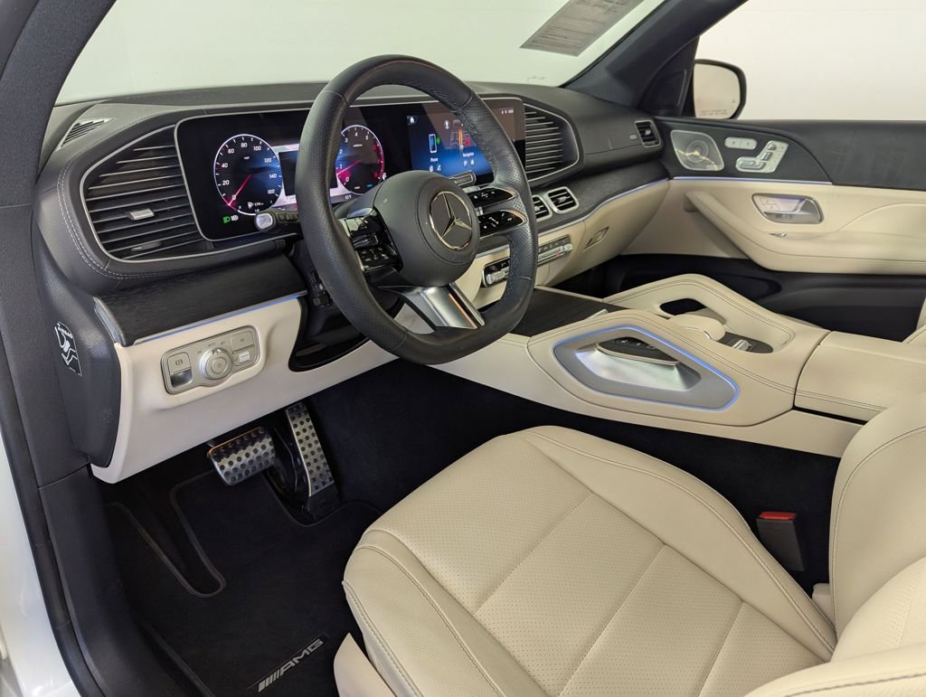 Used 2025 Mercedes-Benz GLS 450 4MATIC image 32