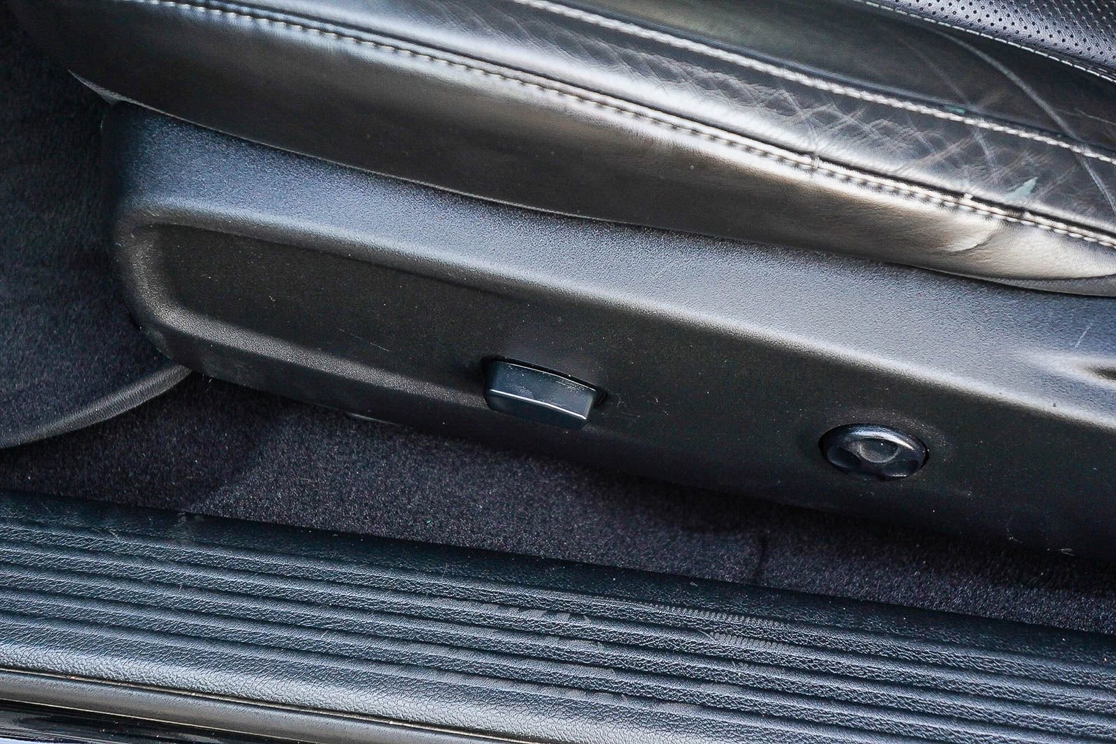 Used 2019 Dodge Challenger SXT w/ Plus Package image 28