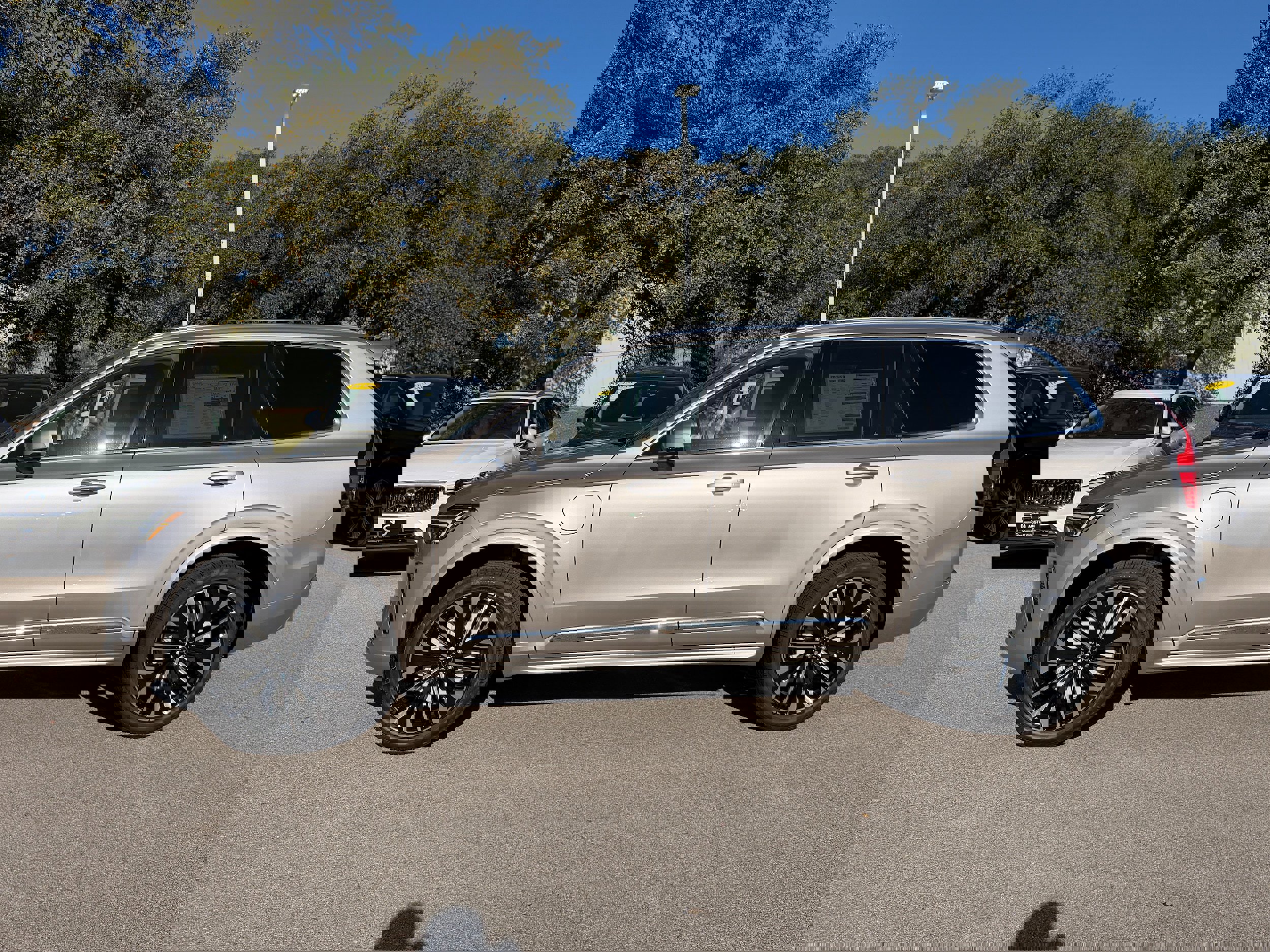 New 2026 Volvo XC90 T8 Plus w/ Protection Package Premier image 3