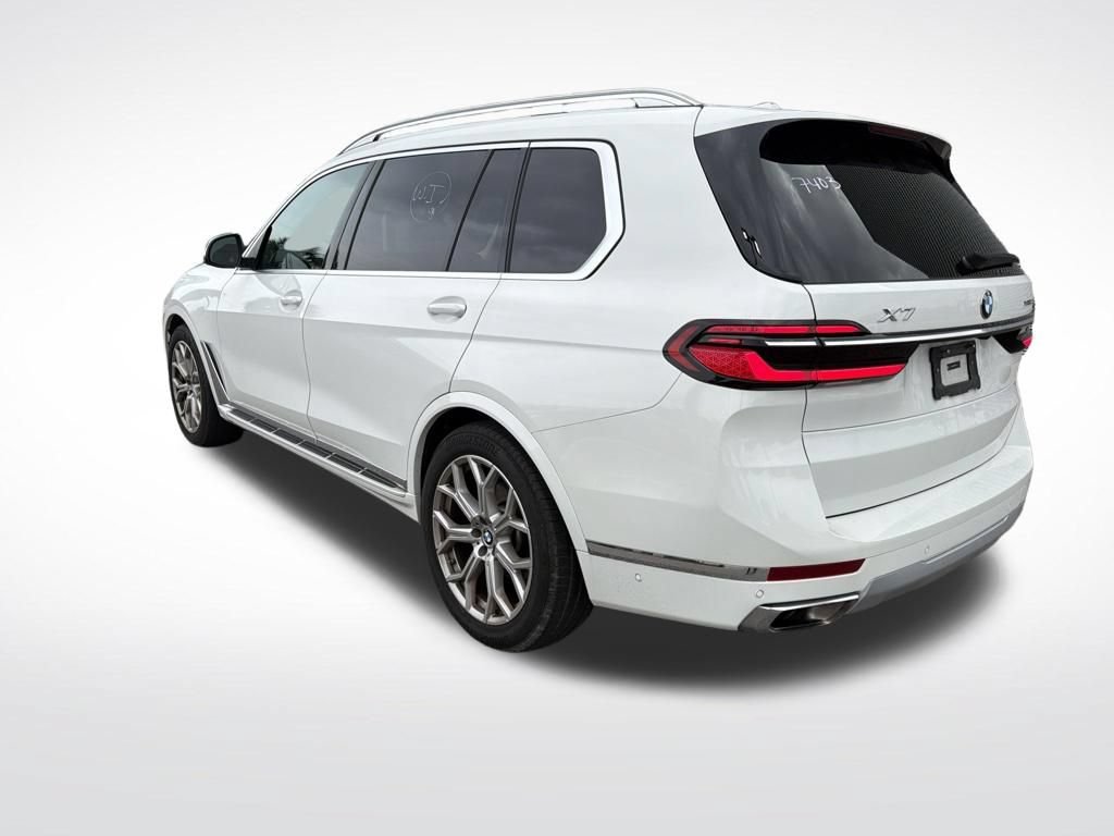 Used 2025 BMW X7 xDrive40i AWD/4WD image 5