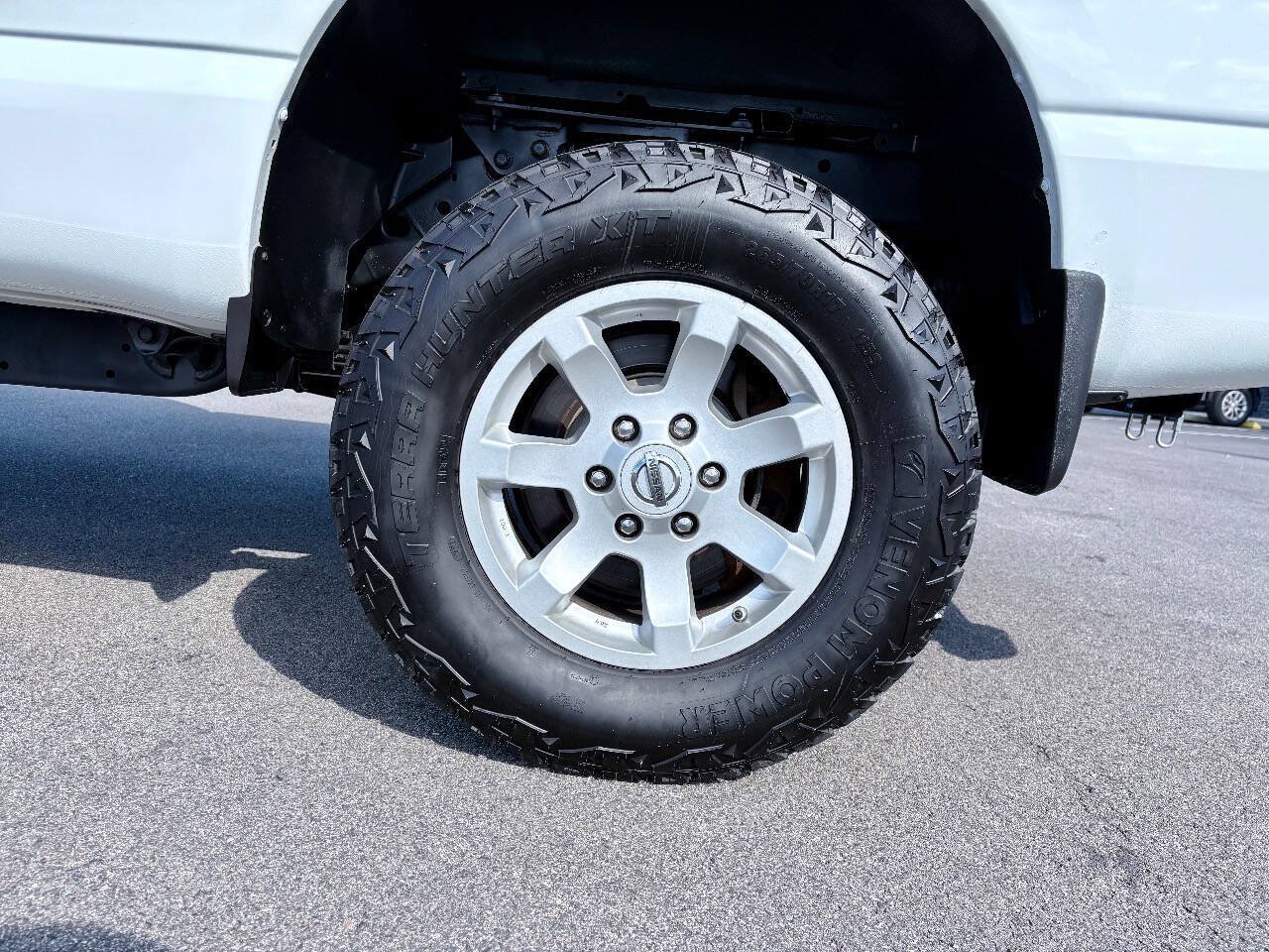 Used 2018 Nissan Titan SV AWD/4WD image 40