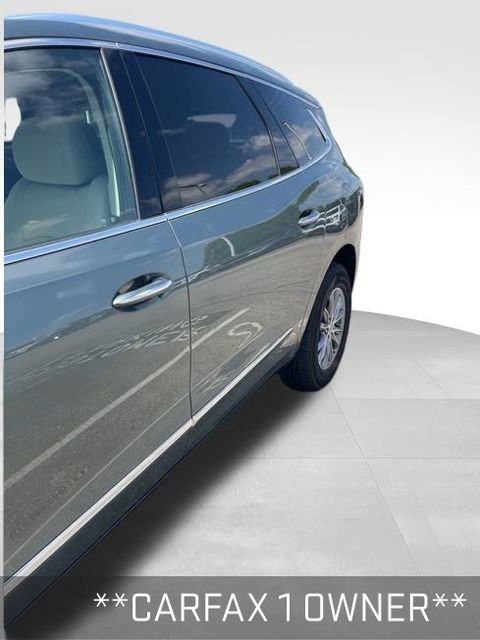 Used 2024 Buick Enclave Essence w/ Technology Package FWD image 2