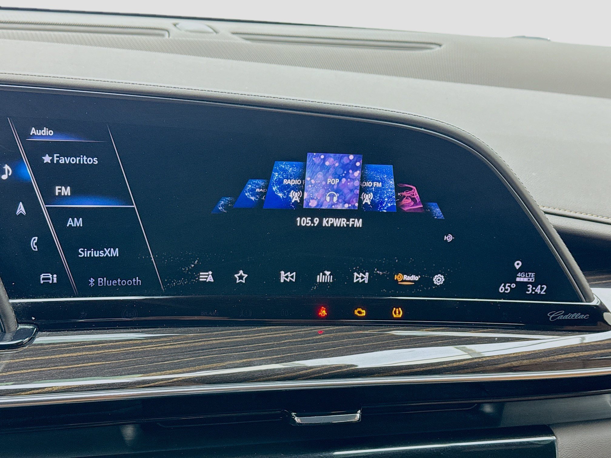 Used 2021 Cadillac Escalade ESV Sport w/ Driver Assist Tech Package AWD/4WD image 11