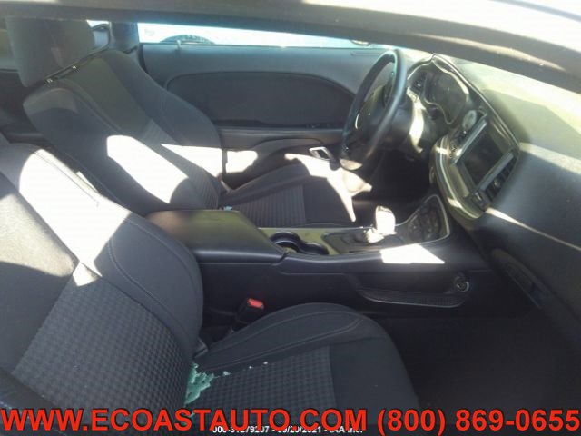 Used 2019 Dodge Challenger SXT w/ Driver Convenience Group image 6