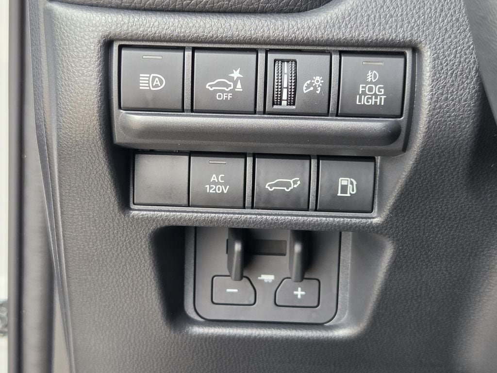 Used 2026 Toyota Land Cruiser w/ Premium Package AWD/4WD image 20