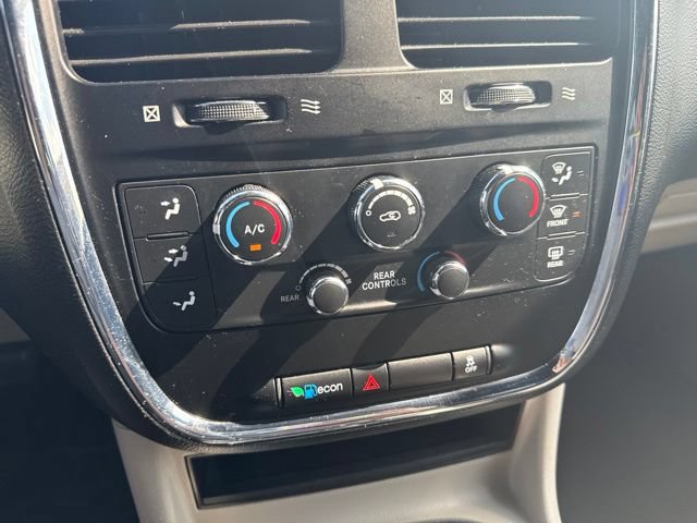 Used 2019 Dodge Grand Caravan SXT FWD image 23