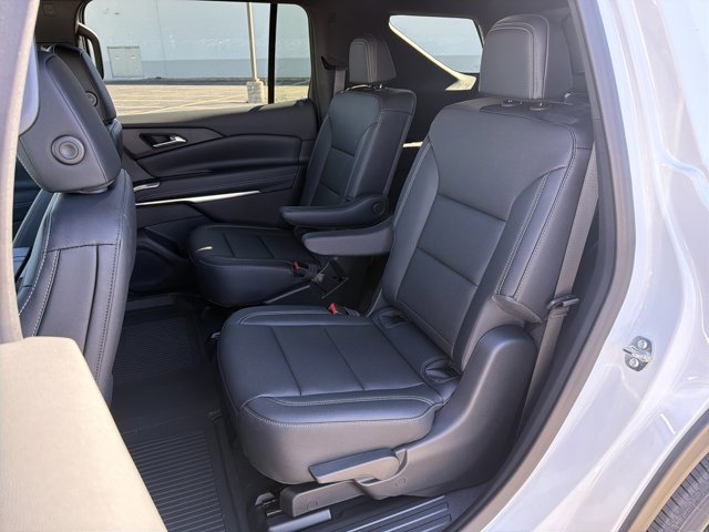 New 2026 Chevrolet Traverse LT image 24