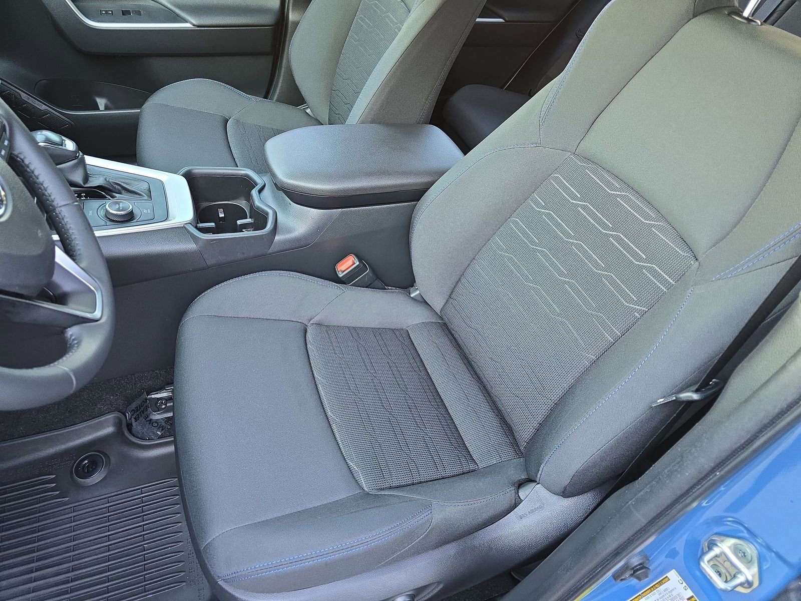 Used 2023 Toyota RAV4 SE image 21