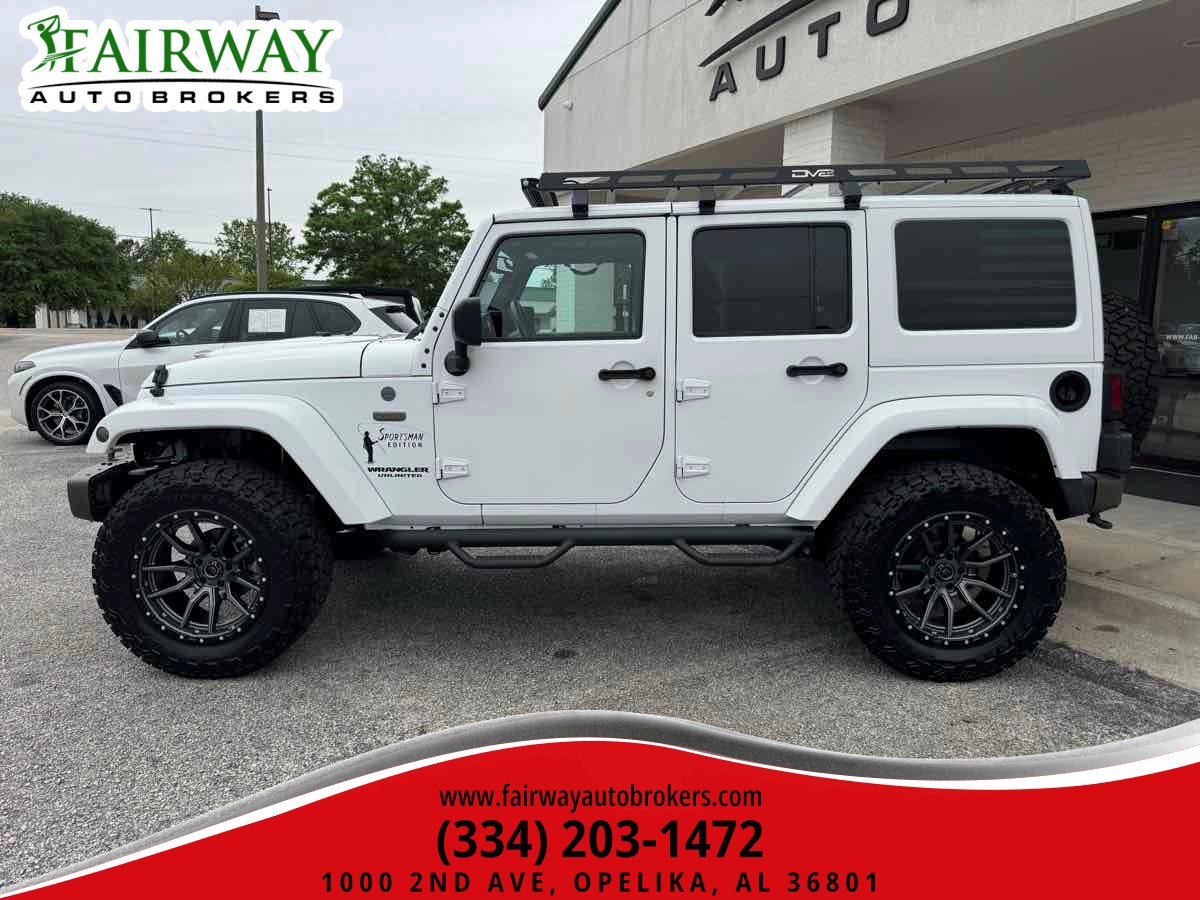 Used 2016 Jeep Wrangler Unlimited Sahara image 9
