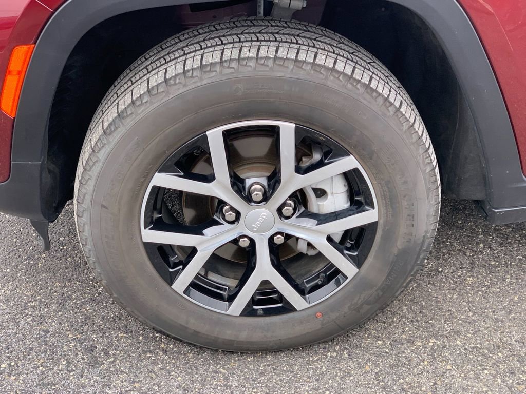 Used 2024 Jeep Grand Cherokee Limited image 31