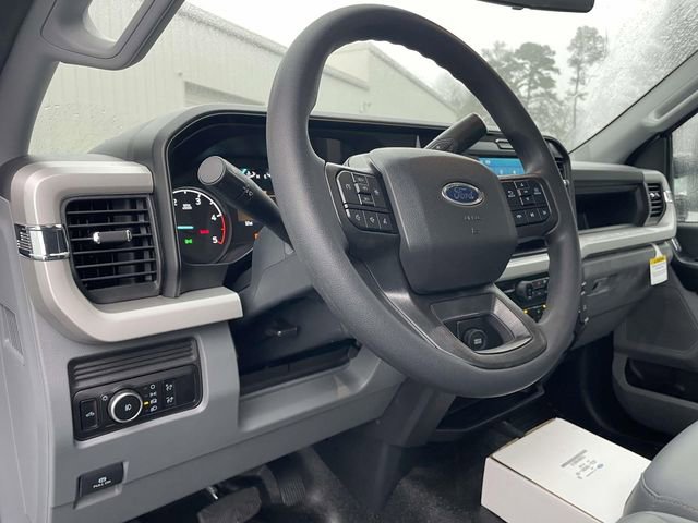 New 2026 Ford F550 4x4 Regular Cab Super Duty image 14