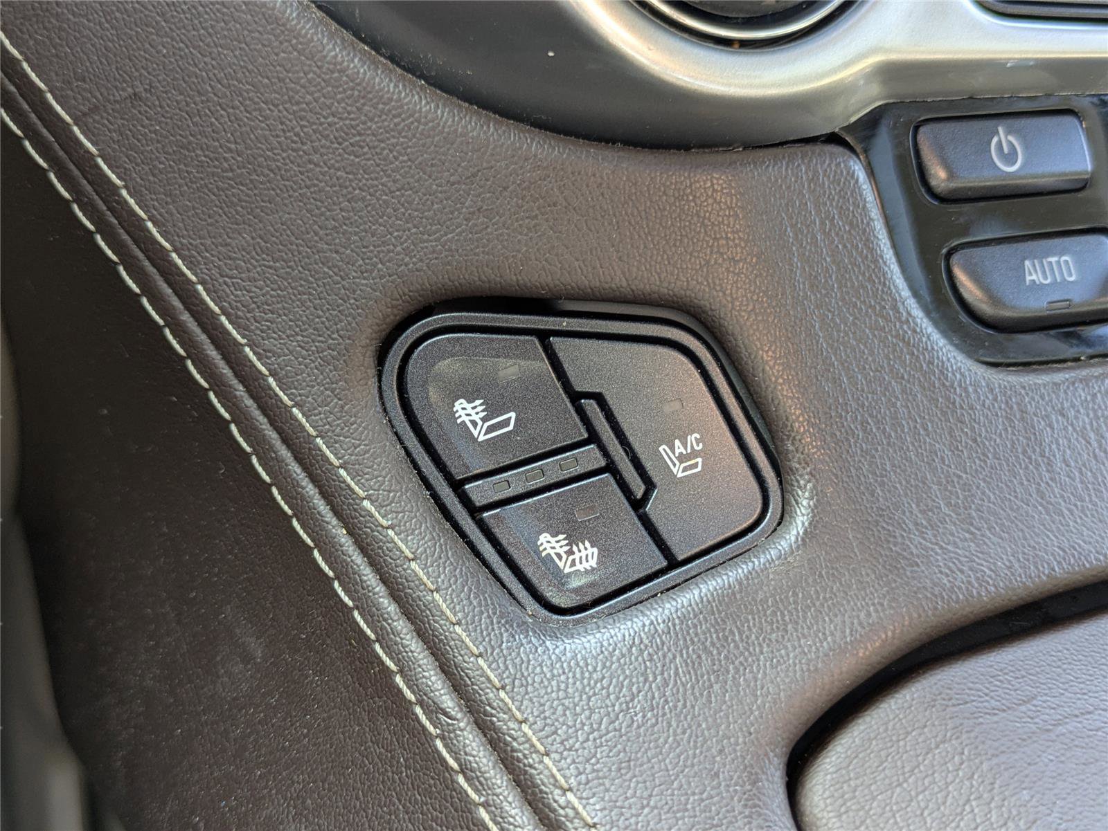 Used 2015 Chevrolet Tahoe LTZ RWD image 30