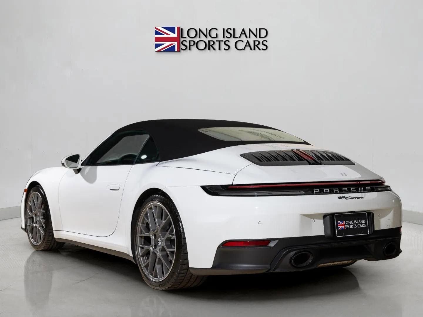 Used 2025 Porsche 911 Carrera RWD image 6