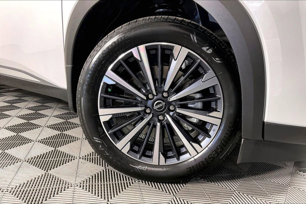 New 2026 Nissan Pathfinder Platinum w/ Cargo Package image 18