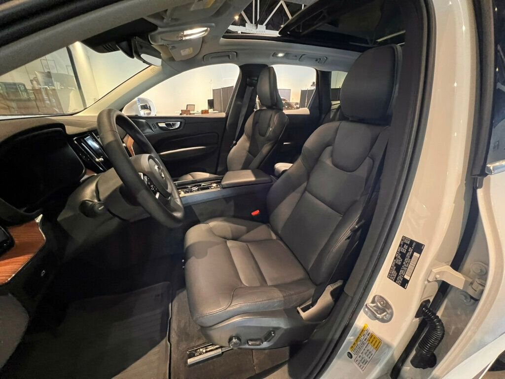 Used 2023 Volvo XC60 B5 Plus image 17