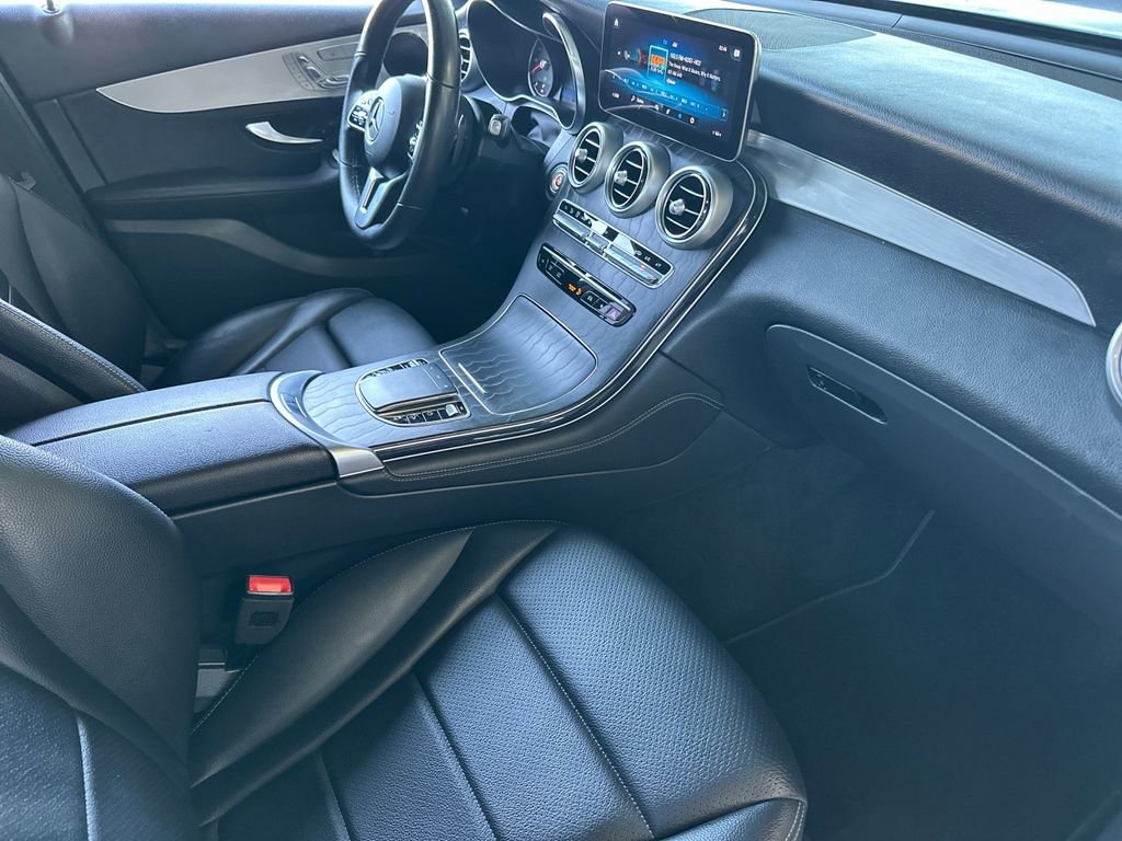 Used 2021 Mercedes-Benz GLC 300 4MATIC image 16