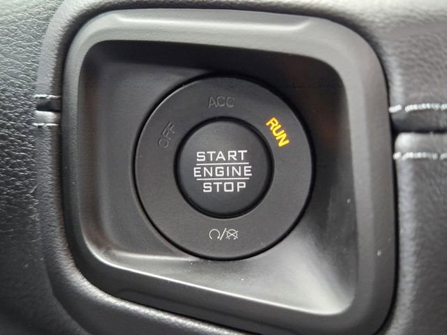 Used 2025 Jeep Gladiator Sport AWD/4WD image 20