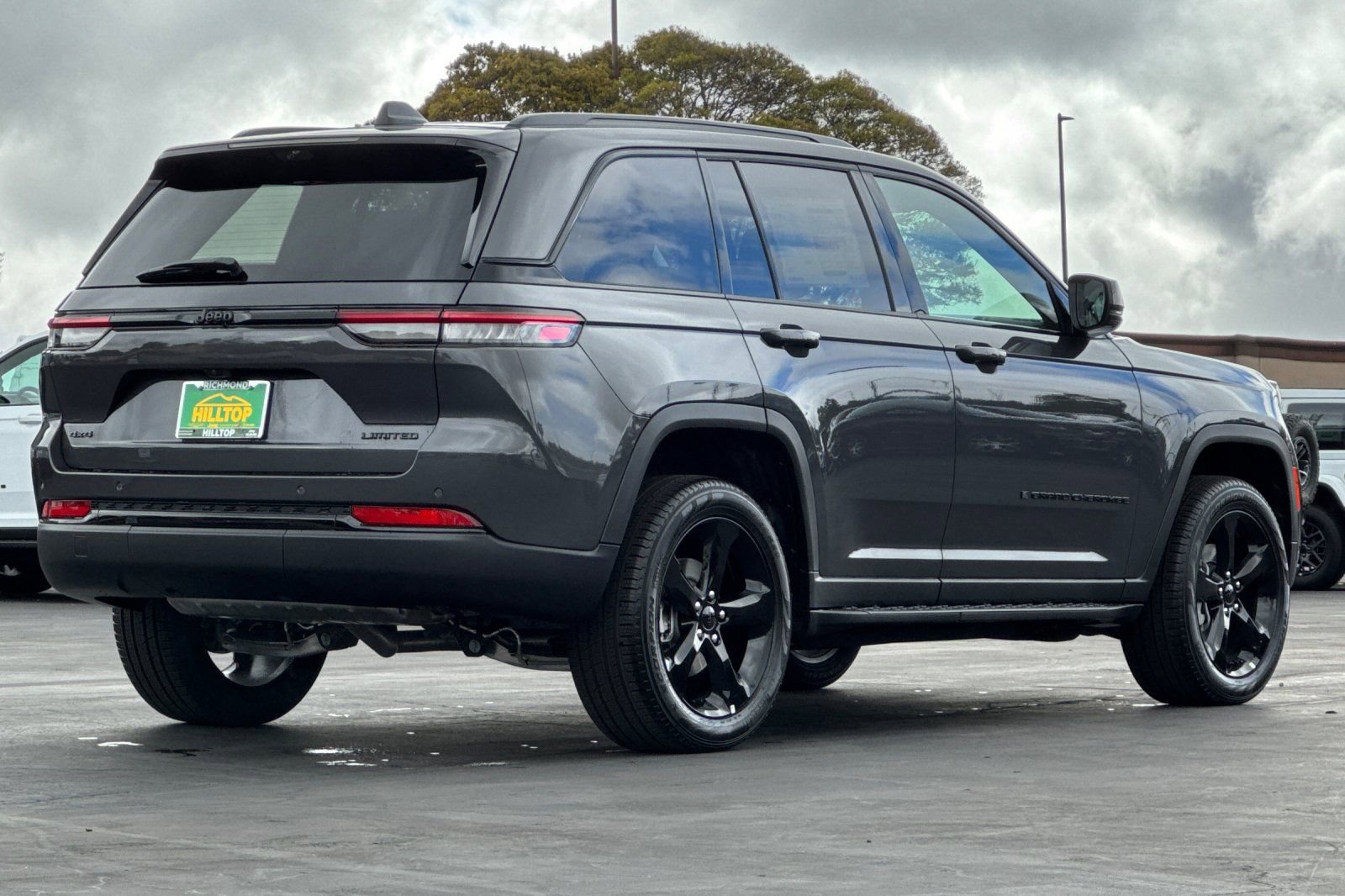 New 2025 Jeep Grand Cherokee Limited w/ Luxury Tech Group II image 4