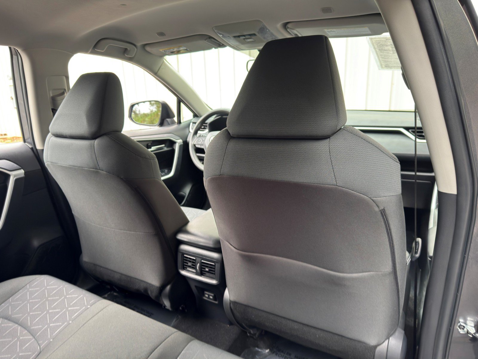 Used 2024 Toyota RAV4 XLE FWD image 30