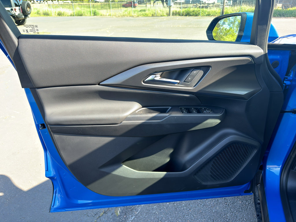 New 2026 Chevrolet Equinox EV LT FWD image 16
