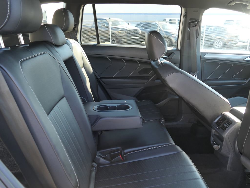 Used 2022 Volkswagen Tiguan SE R-Line image 23