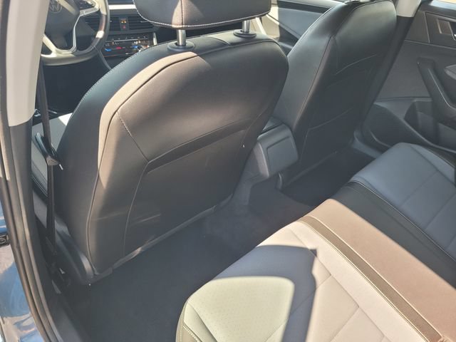 Used 2025 Volkswagen Jetta SE FWD image 14