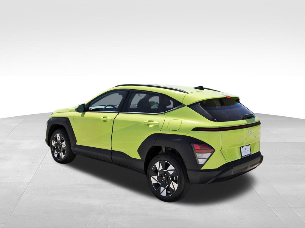 Used 2025 Hyundai Kona SEL image 3