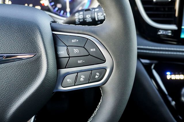 New 2026 Chrysler Pacifica Select image 22
