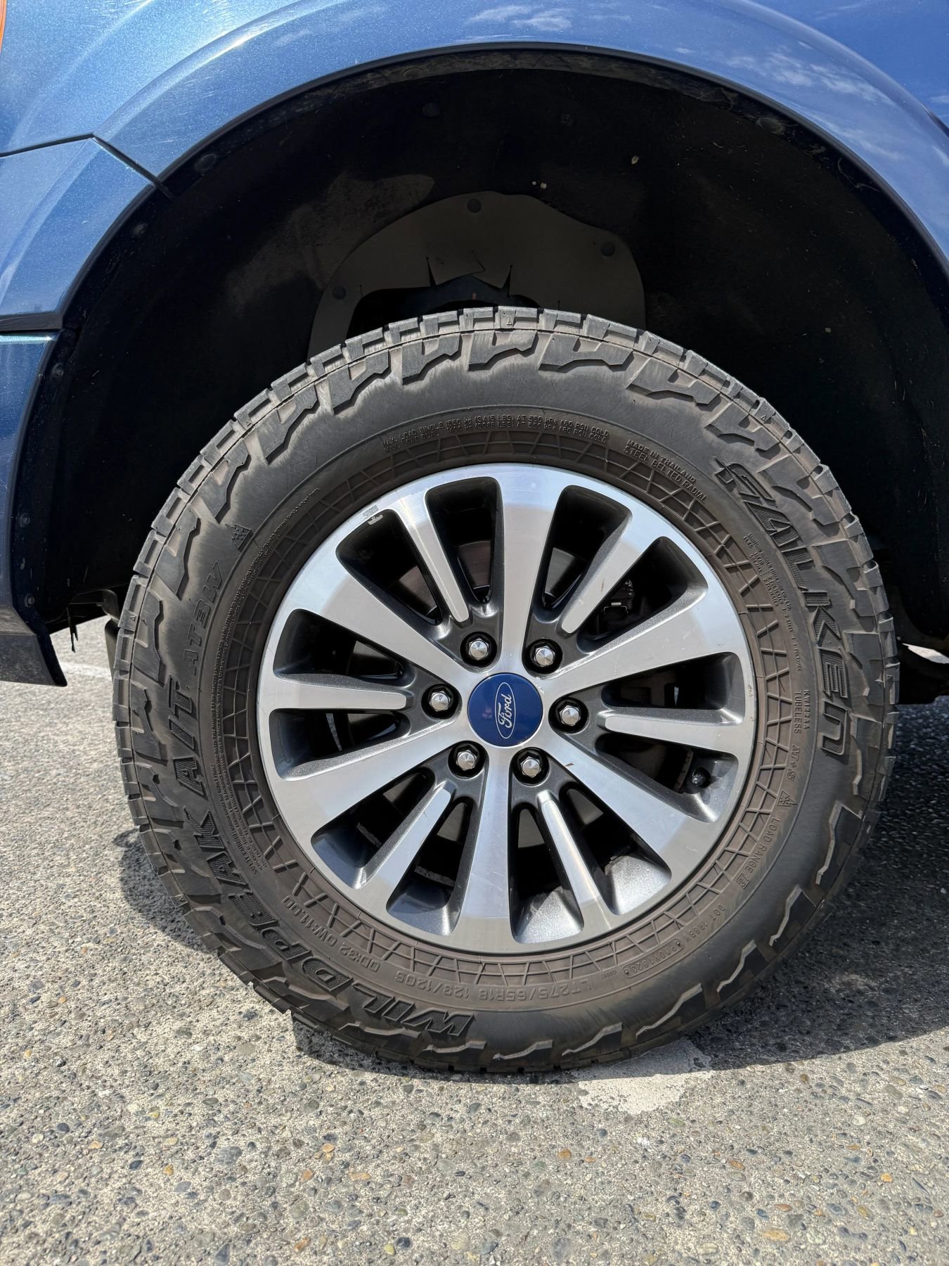 Used 2017 Ford Expedition XLT AWD/4WD image 30