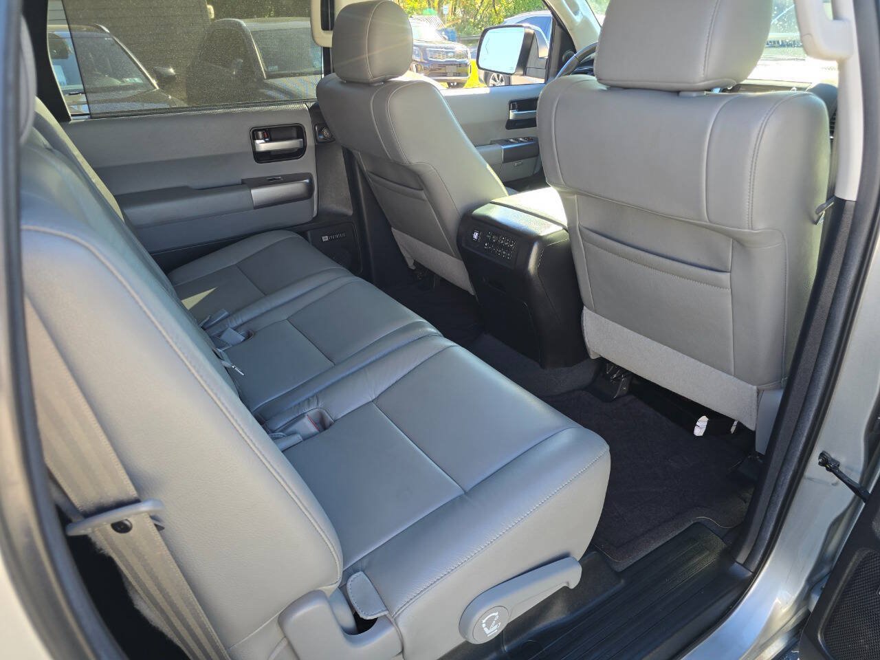 Used 2020 Toyota Sequoia Limited w/ Safety & Convenience Package AWD/4WD image 34