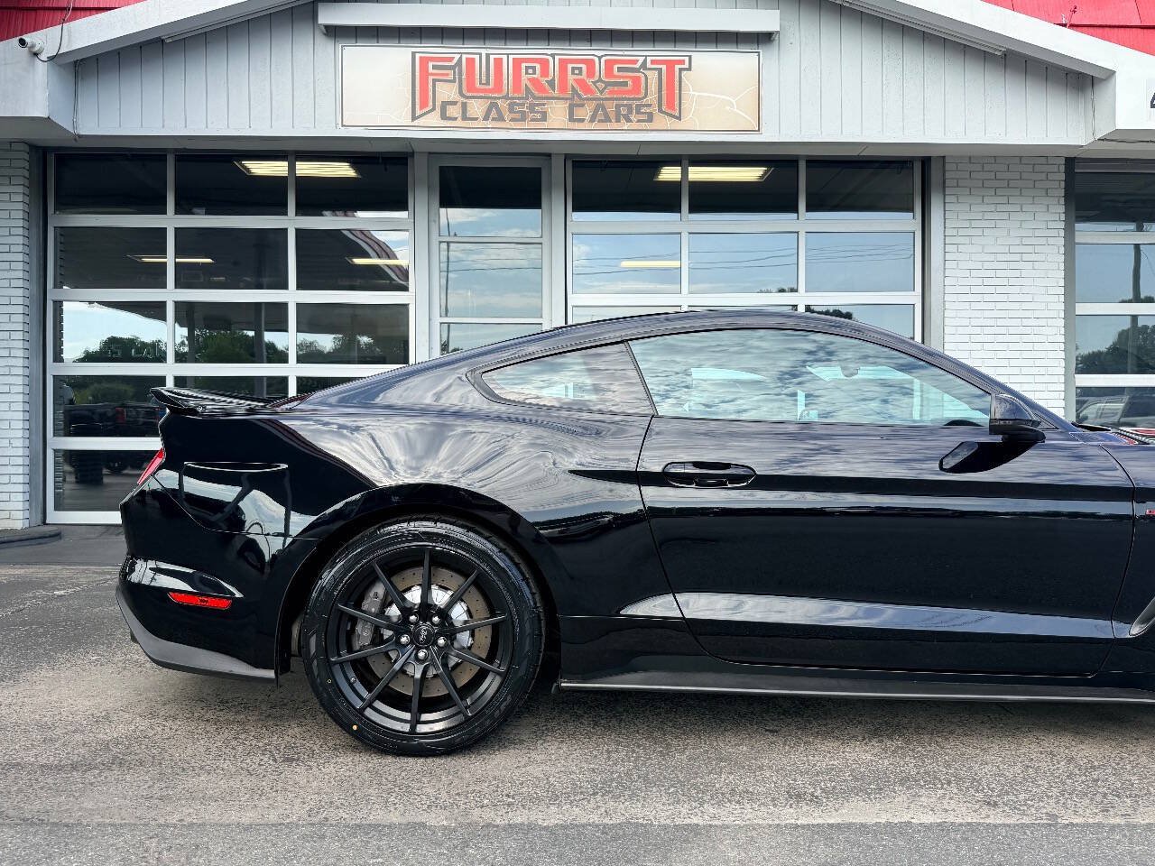Used 2018 Ford Mustang Shelby GT350 w/ Convenience Package RWD image 10