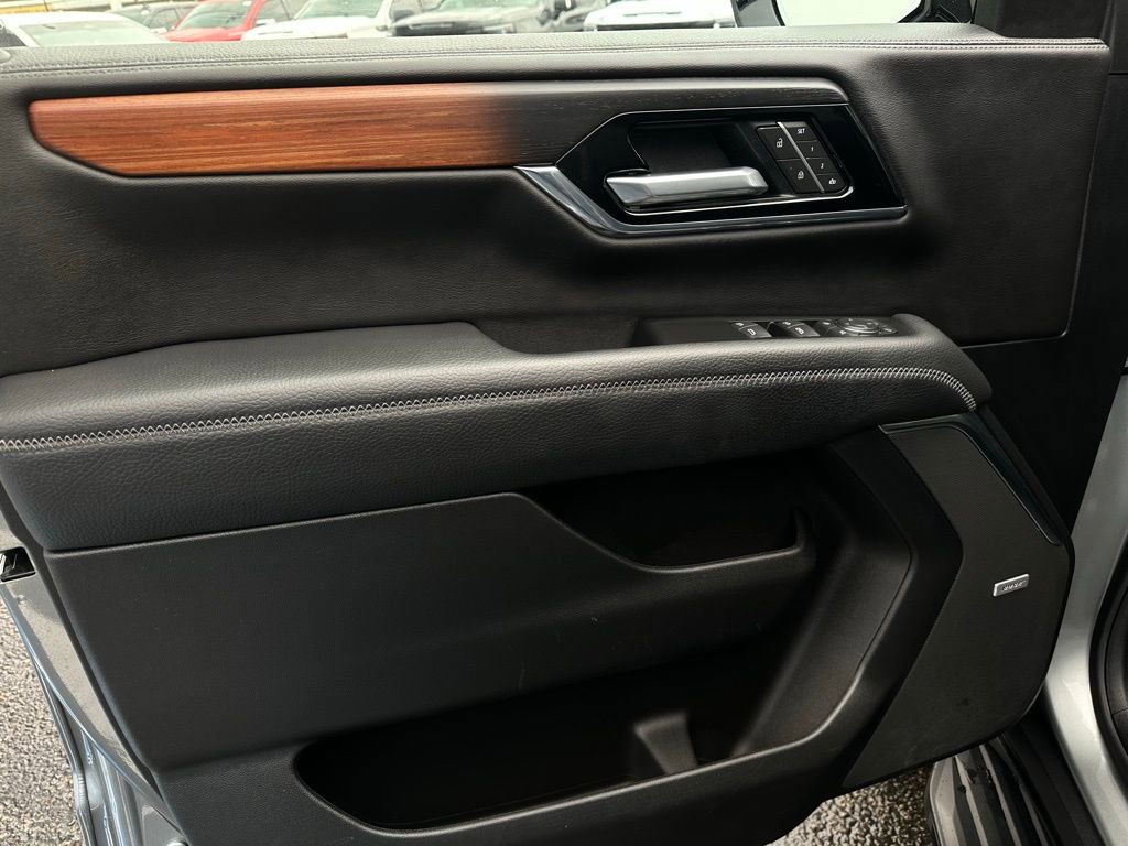 Certified 2025 GMC Yukon Denali image 12