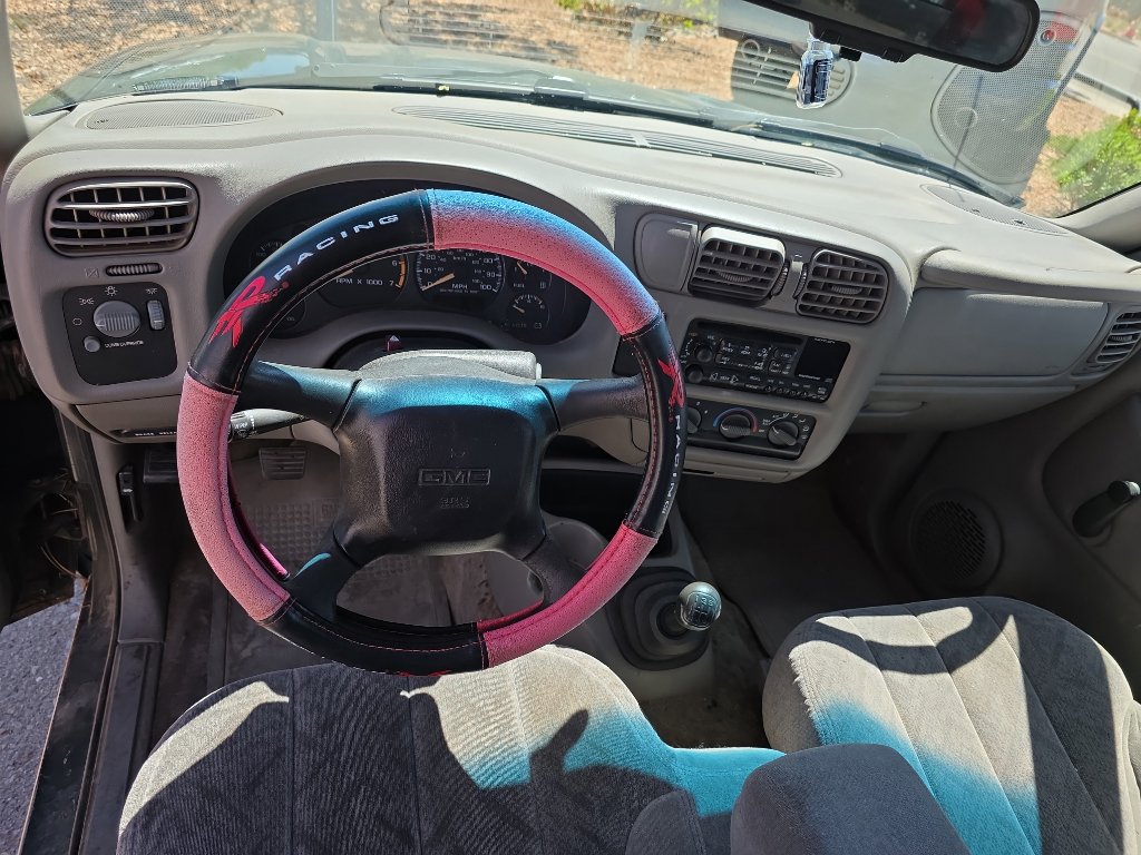 Used 2001 GMC Sonoma SLS w/ Super Spec Pkg 2 image 3