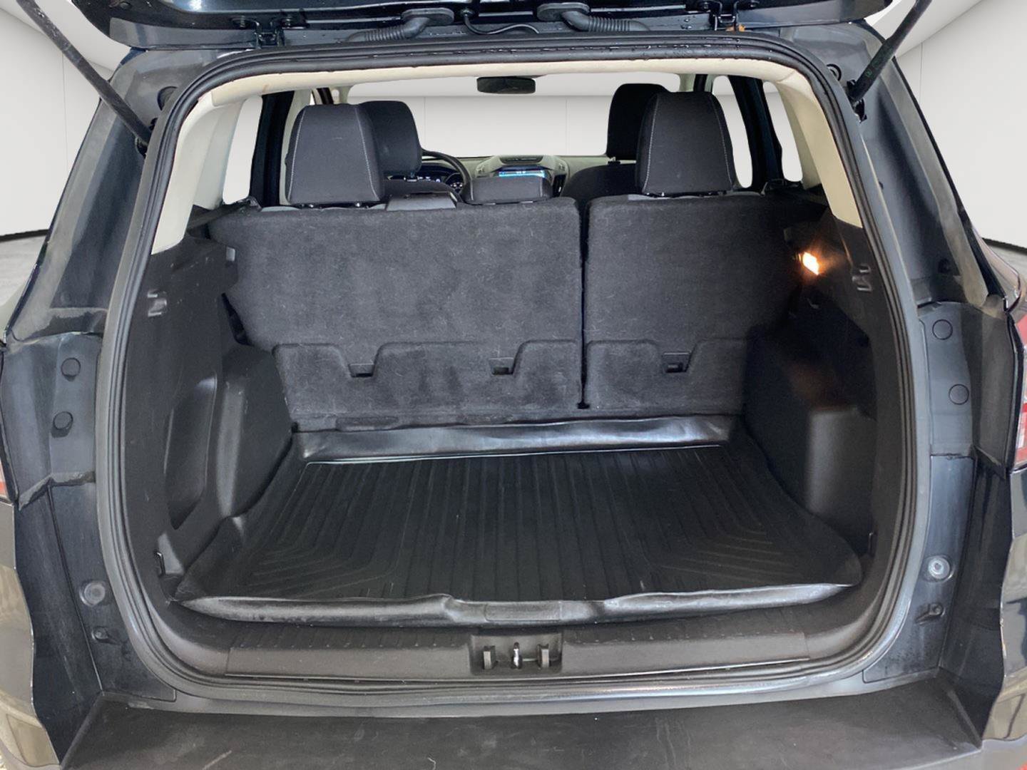 Used 2018 Ford Escape SE w/ SE Sync 3 Package AWD/4WD image 9