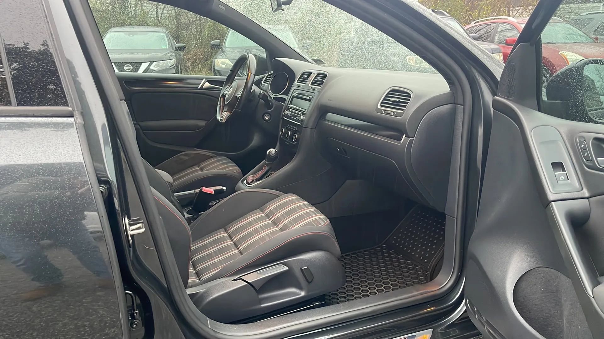 Used 2014 Volkswagen GTI Driver's Edition image 14