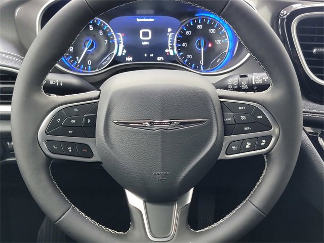 New 2026 Chrysler Pacifica Select image 29